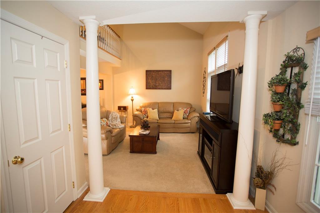 54 Castle View Drive McKees Rocks, PA 15136 - Photo 2 of 25