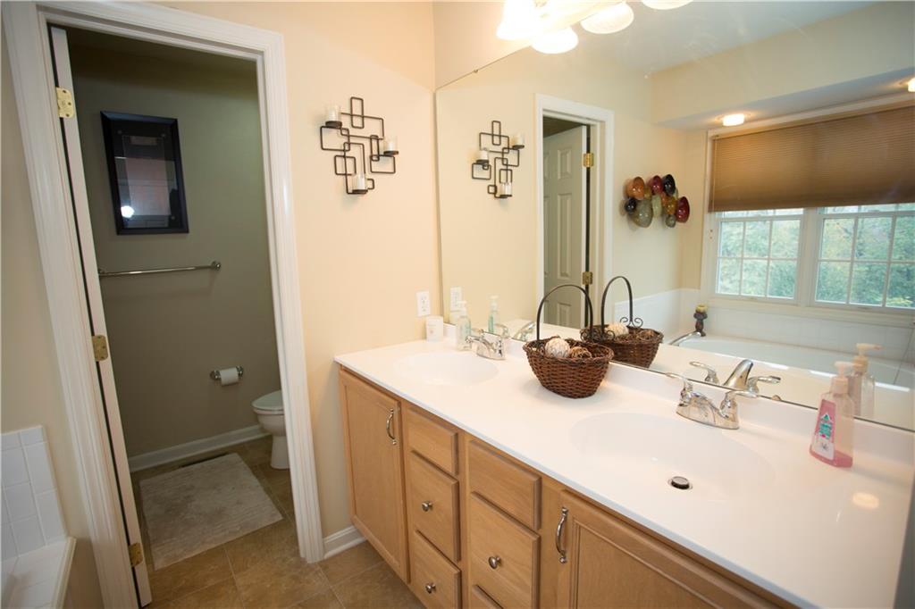 54 Castle View Drive McKees Rocks, PA 15136 - Photo 12 of 25