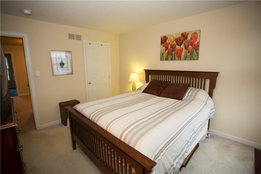54 Castle View Drive McKees Rocks, PA 15136 - Photo 21 of 25