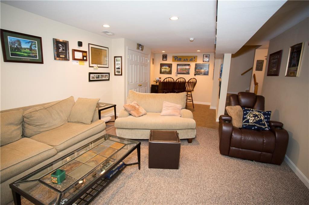 54 Castle View Drive McKees Rocks, PA 15136 - Photo 23 of 25