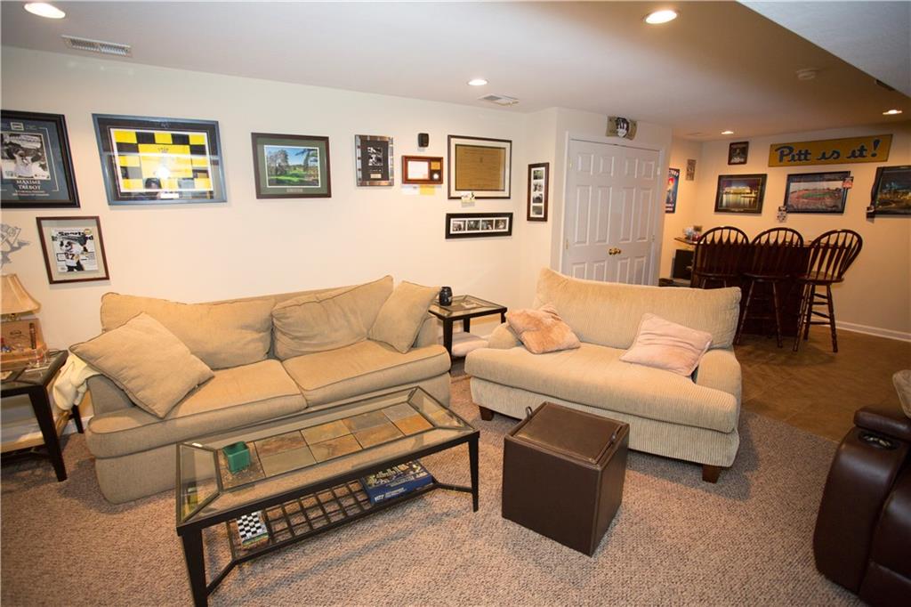 54 Castle View Drive McKees Rocks, PA 15136 - Photo 24 of 25