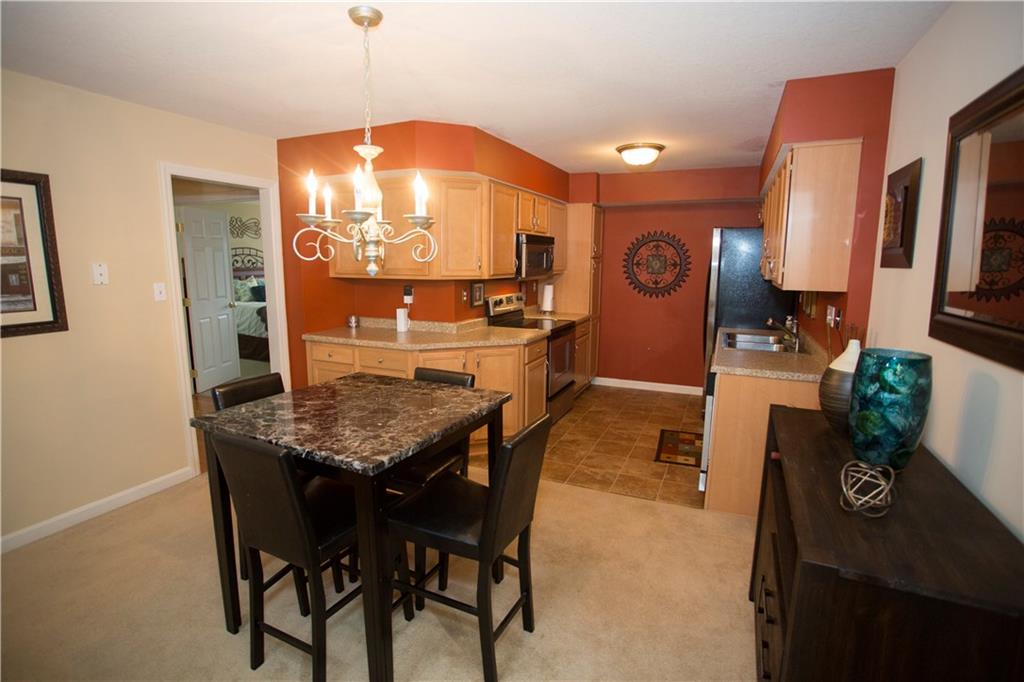 54 Castle View Drive McKees Rocks, PA 15136 - Photo 5 of 25