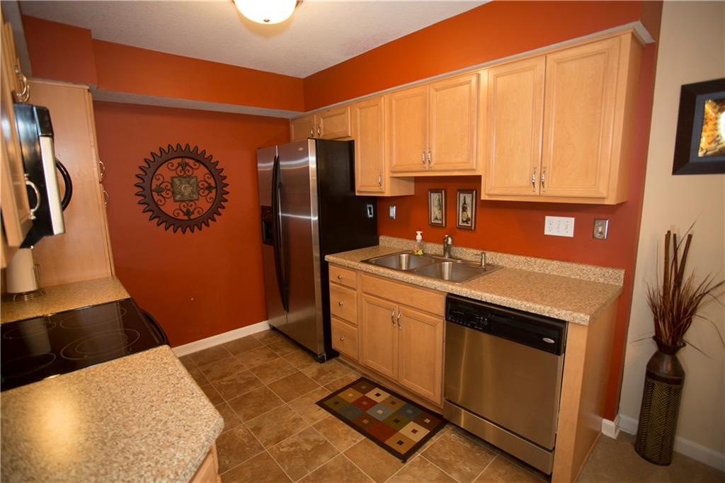 54 Castle View Drive McKees Rocks, PA 15136 - Photo 7 of 25