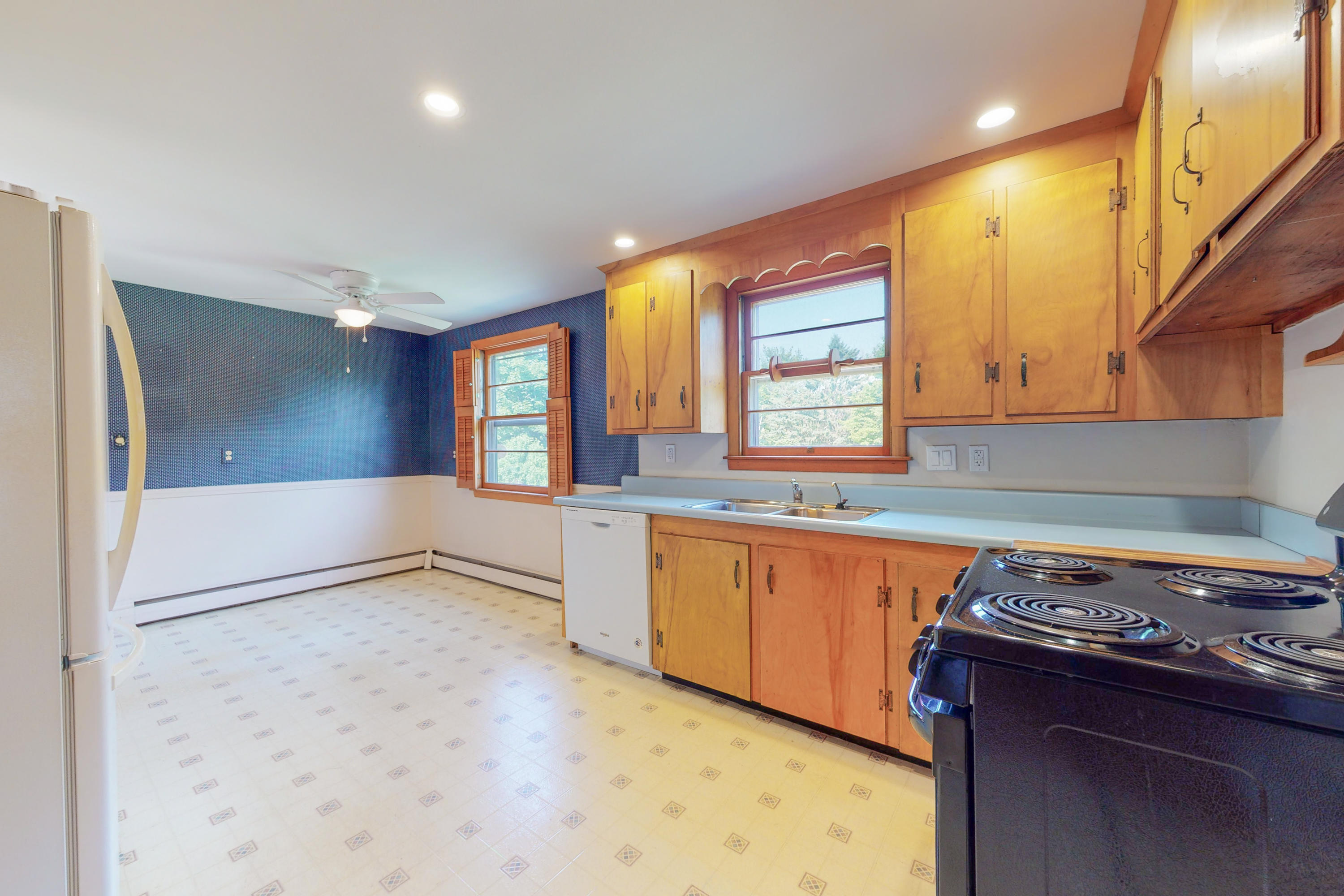 8 Waterhouse Road Cape Elizabeth, ME 04107 - Photo 9 of 41 8 Waterhouse Rd_008