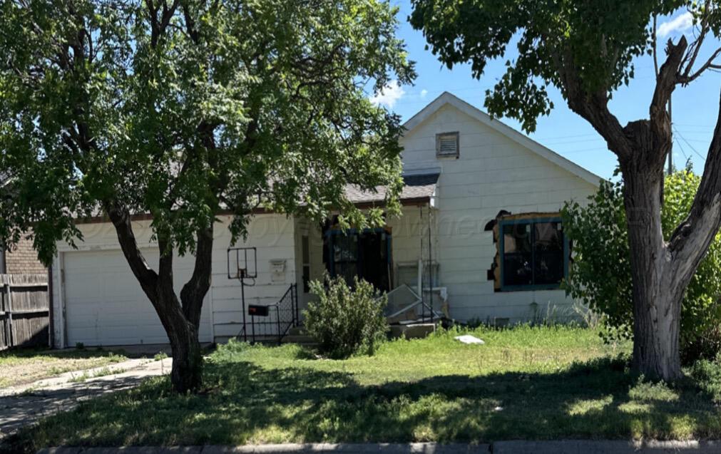 Dumas Sfh Bundle Dumas, TX 79029 - Photo 9 of 9 a view of a house with backyard and garden