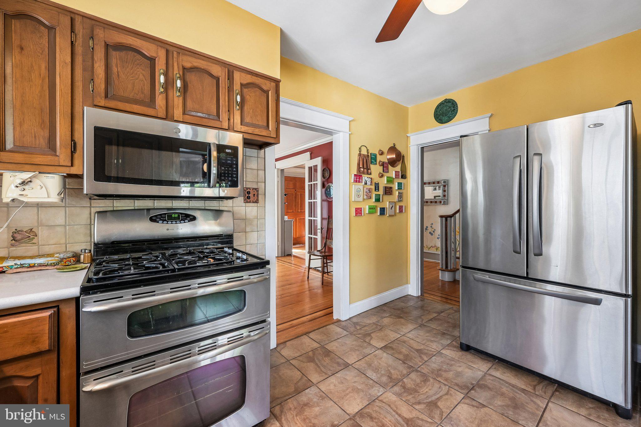 147 Hawthorne Avenue Haddonfield, NJ 08033 - Photo 11 of 25 Charming kitchen with warm hues.