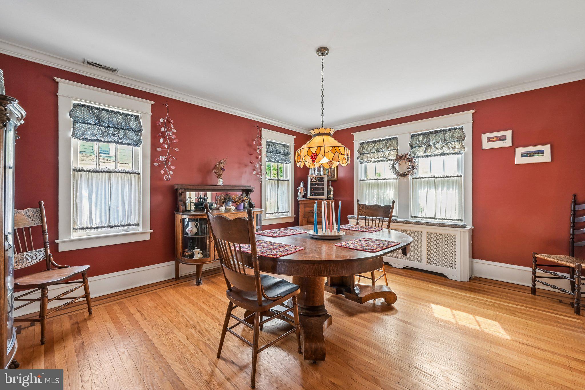 147 Hawthorne Avenue Haddonfield, NJ 08033 - Photo 6 of 25 Charming dining space with rich hues.