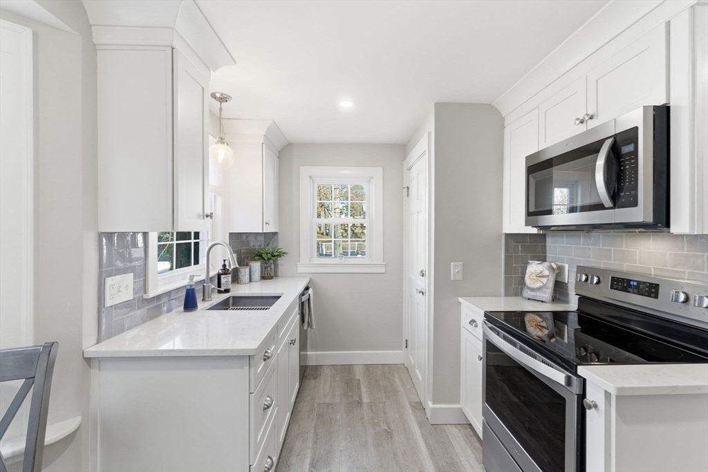 6 Sherman Road Stoneham, MA 02180 - Photo 12 of 38