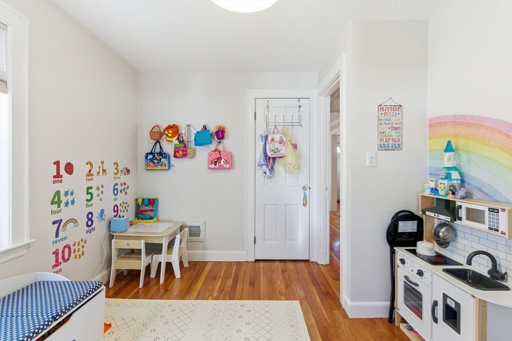 6 Sherman Road Stoneham, MA 02180 - Photo 15 of 38