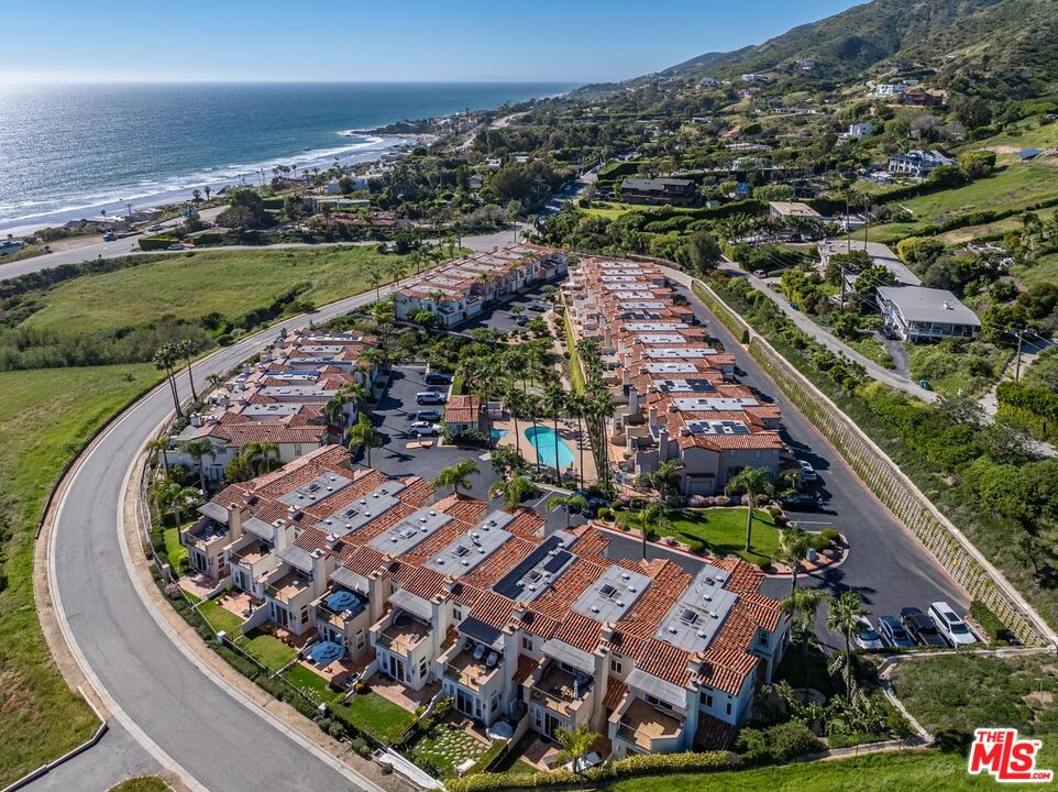 6438 Lunita Road Malibu, CA 90265 - Photo 18 of 34 a view of a city