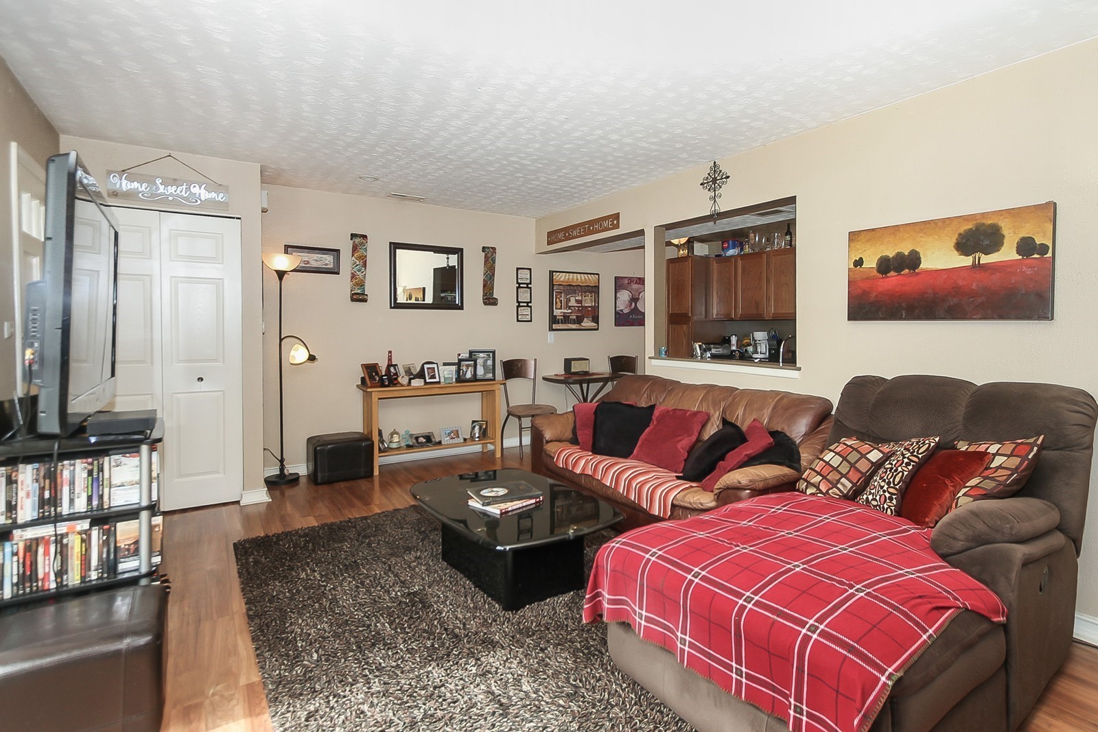 183 Judith Court, Unit B Bartlett, IL 60103 - Photo 4 of 20