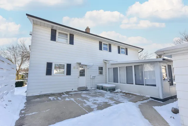 $475,000 | 4260-4272 Tumblewood Lane, Greendale, WI 53129