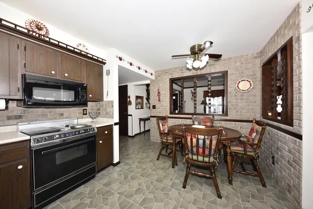 $475,000 | 4260-4272 Tumblewood Lane, Greendale, WI 53129