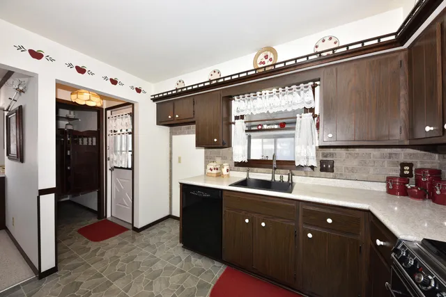 $475,000 | 4260-4272 Tumblewood Lane, Greendale, WI 53129