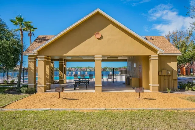 $2,065 | 10462 White Lake Court, Tampa, FL 33626