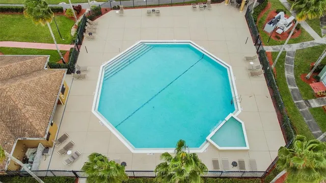 $2,065 | 10462 White Lake Court, Tampa, FL 33626