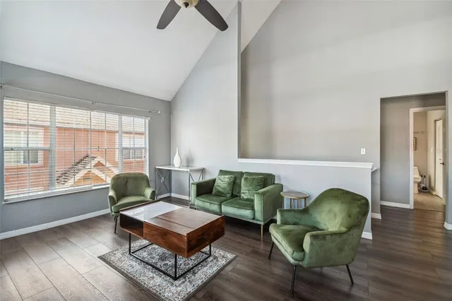 $2,065 | 10462 White Lake Court, Tampa, FL 33626