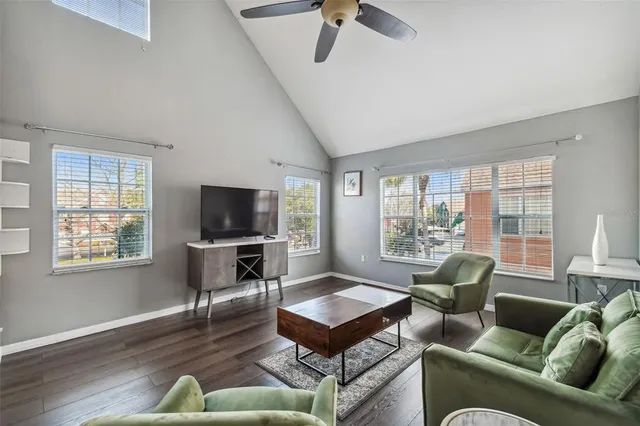 $2,065 | 10462 White Lake Court, Tampa, FL 33626