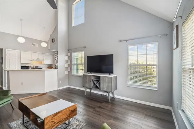 $2,065 | 10462 White Lake Court, Tampa, FL 33626