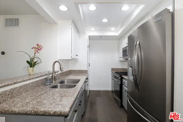 $644,000 | 762 East Orange Grove Boulevard, Unit 5, Pasadena, CA 91104