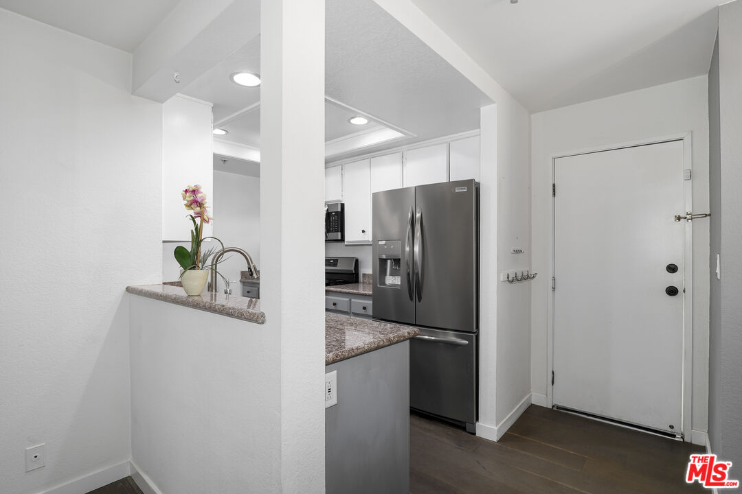 762 East Orange Grove Boulevard, Unit 5 Pasadena, CA 91104 - Photo 3 of 31