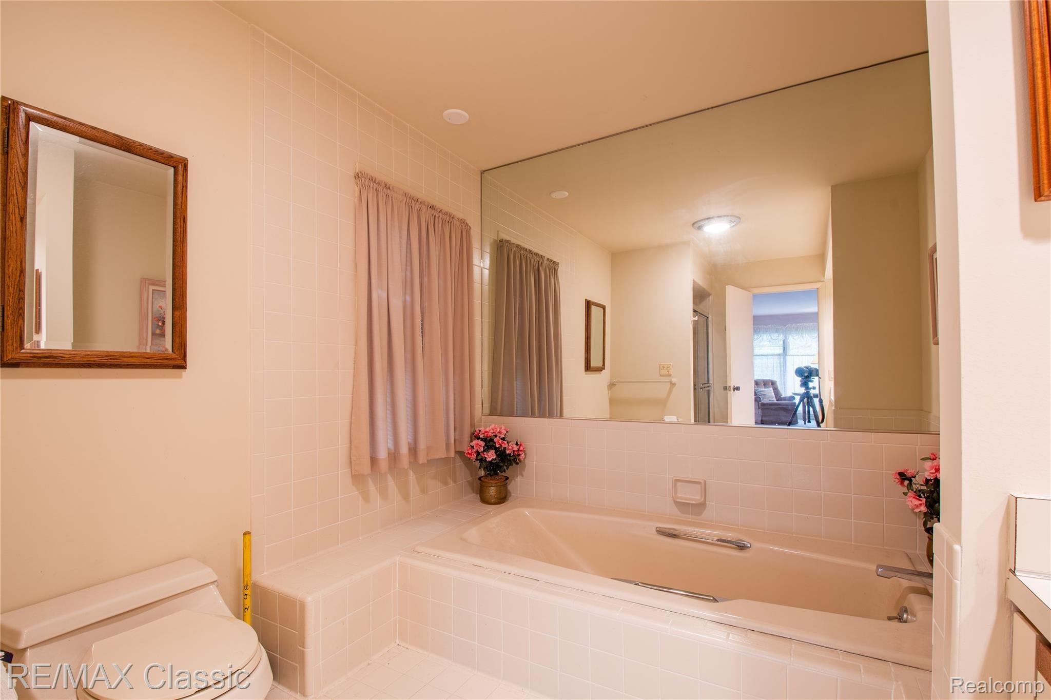 30989 Country Ridge Circle Farmington, MI 48331 - Photo 22 of 50 30898 Country Ridge HDR17.jpg