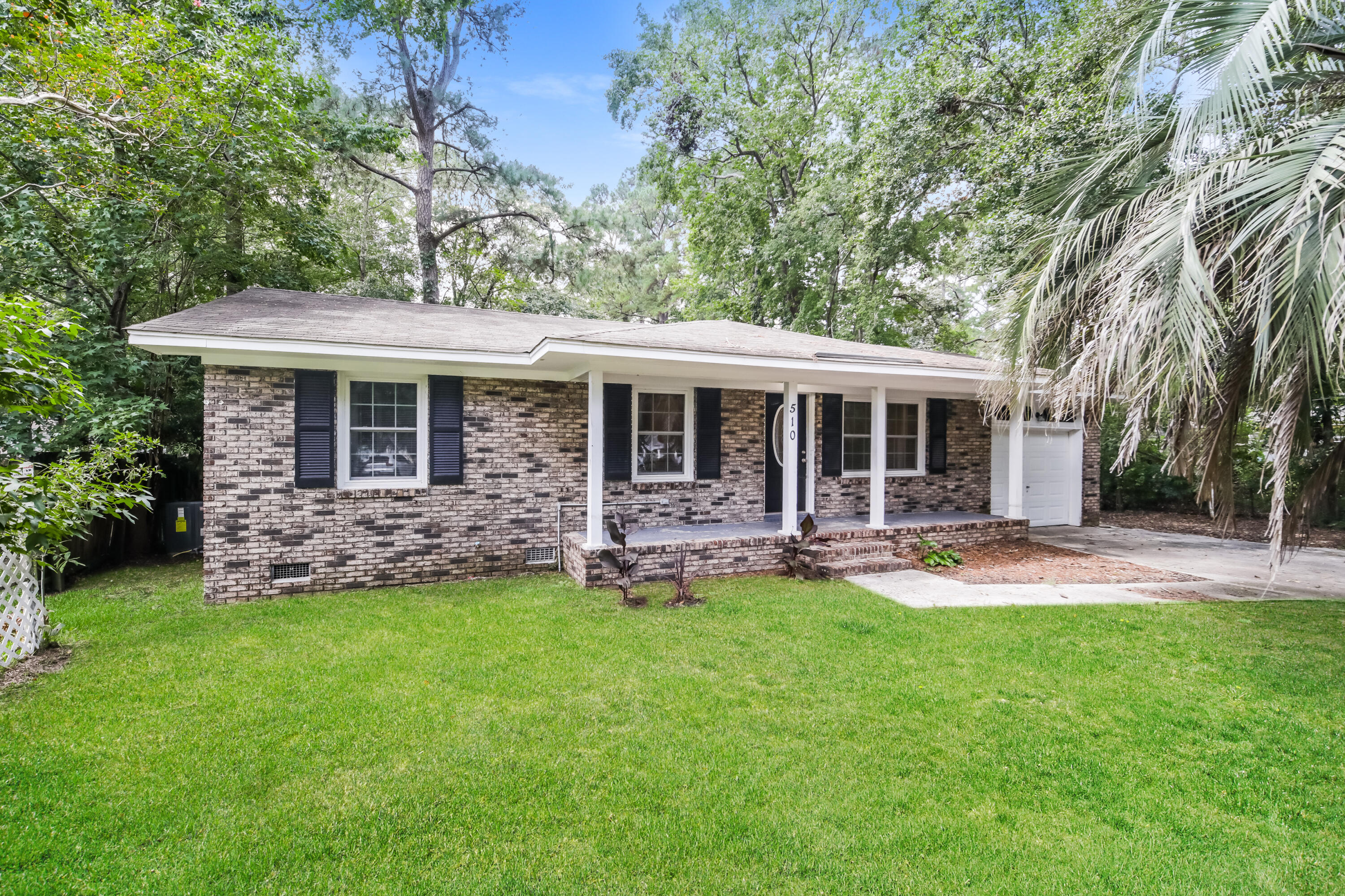 510 Golf Road Summerville, SC 29483 - Photo 1 of 15 000-photo-front-view-14669543