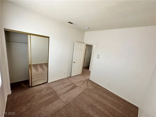$2,050 | 9472 Canalino Drive, Las Vegas, NV 89134