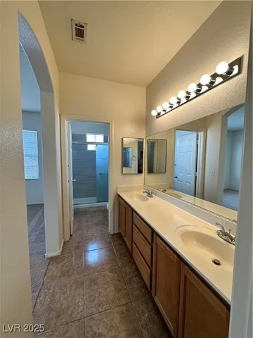 $2,050 | 9472 Canalino Drive, Las Vegas, NV 89134