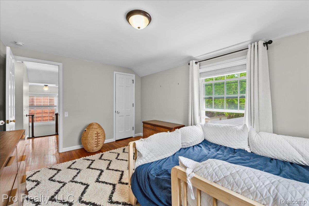 429 Roland Road Grosse Pointe, MI 48236 - Photo 20 of 34