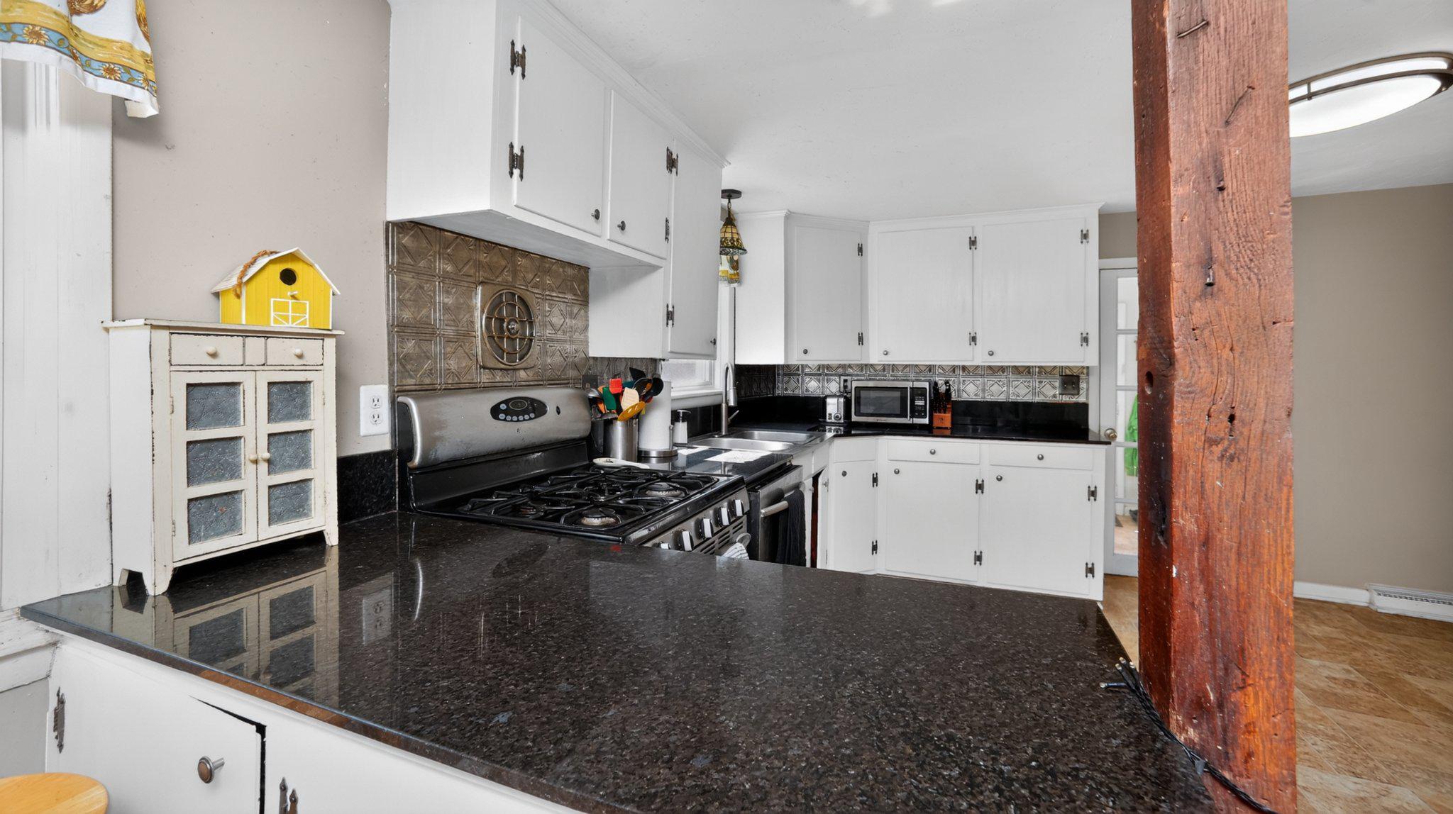 8042 Bobs Road Felton, PA 17322 - Photo 9 of 47 Kitchen peninsula