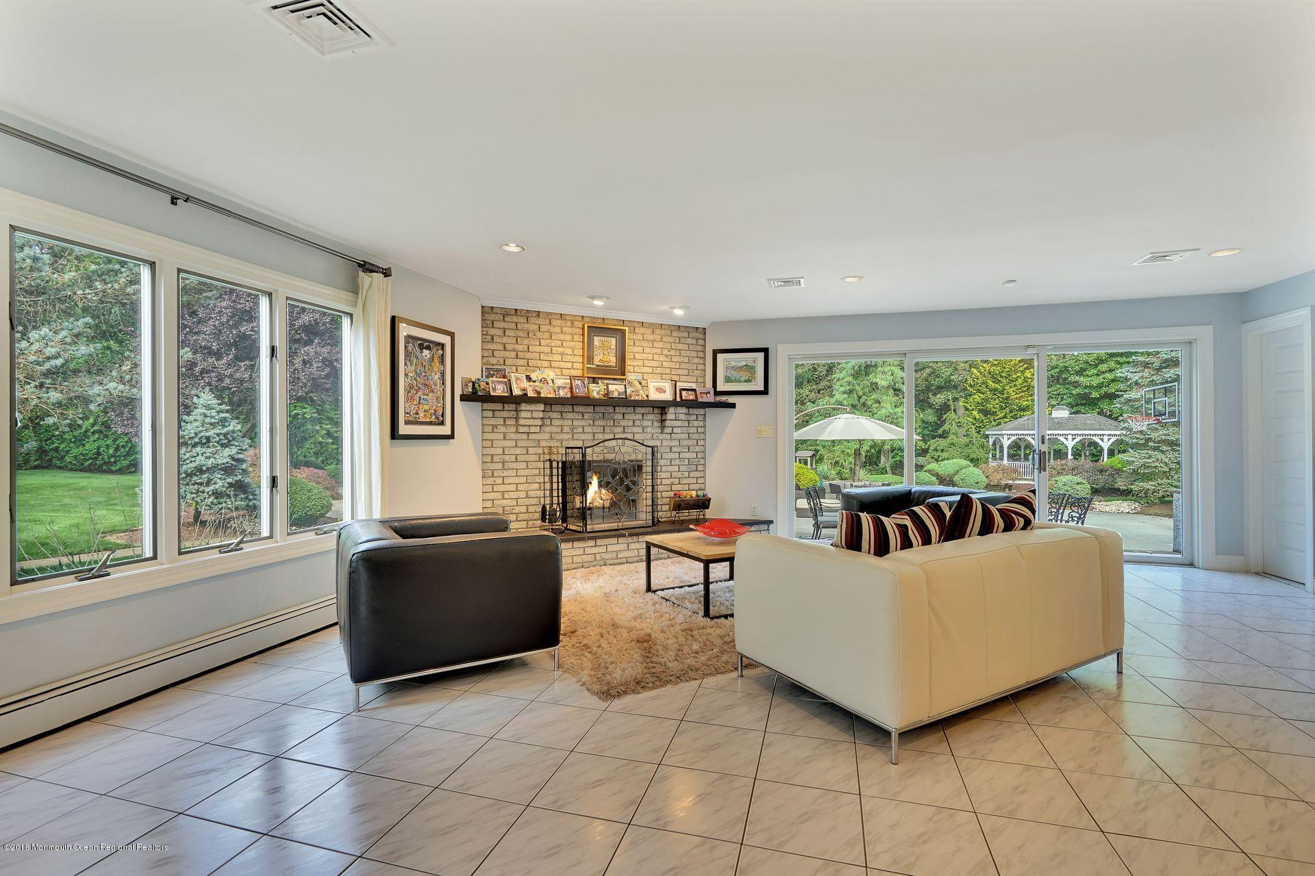 103 Buckley Road Marlboro, NJ 07746 - Photo 14 of 36 27