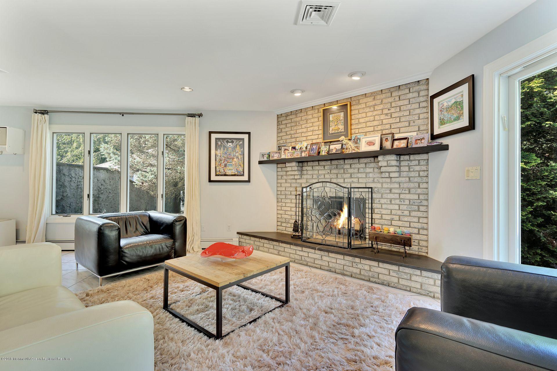 103 Buckley Road Marlboro, NJ 07746 - Photo 16 of 36 30