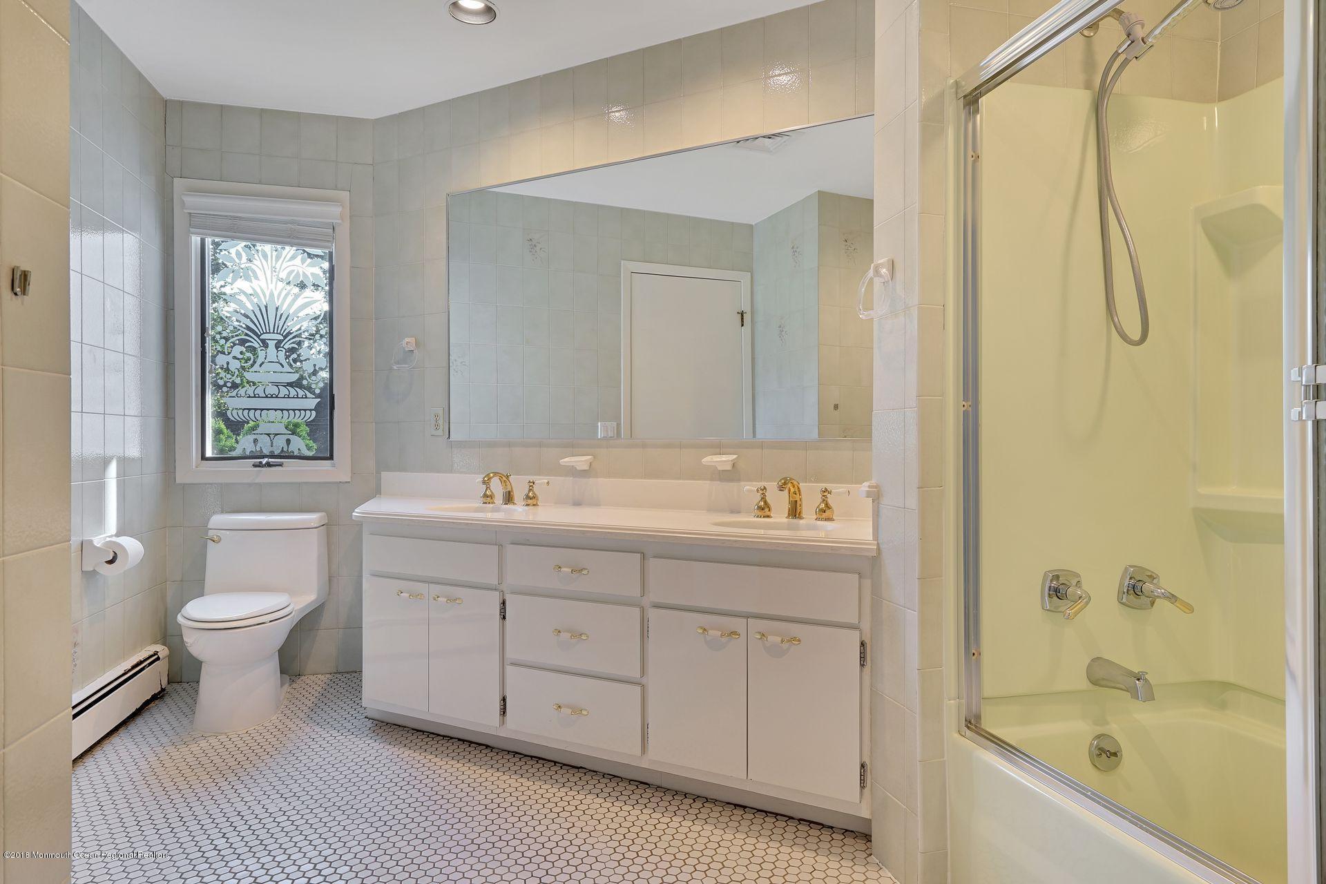 103 Buckley Road Marlboro, NJ 07746 - Photo 22 of 36 47