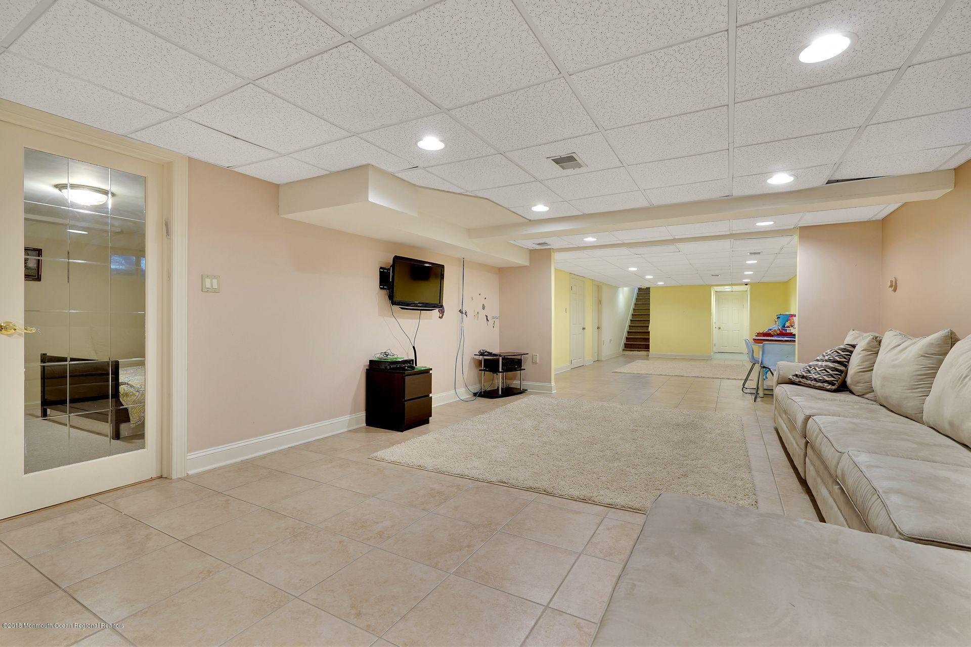 103 Buckley Road Marlboro, NJ 07746 - Photo 30 of 36 34