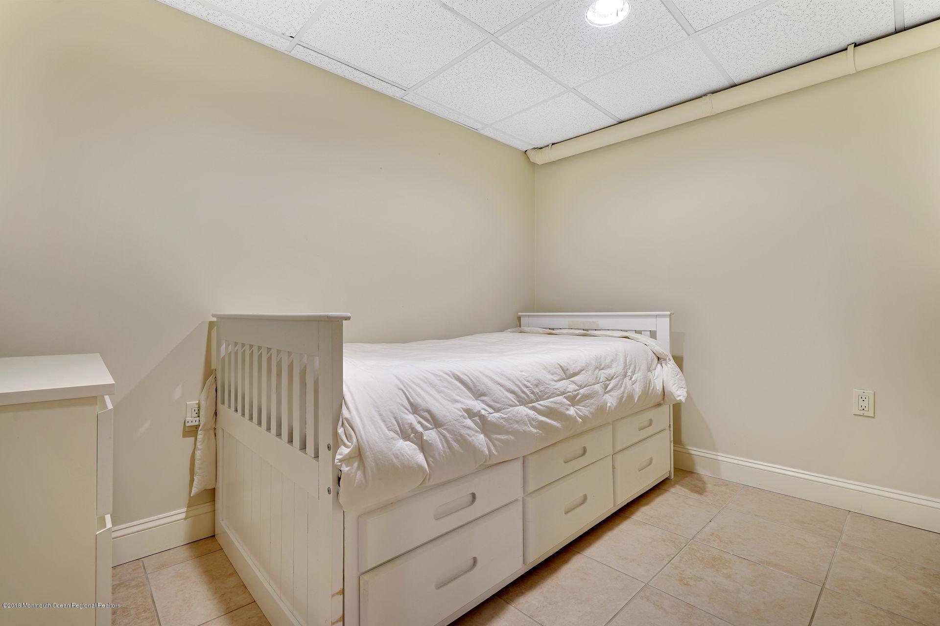 103 Buckley Road Marlboro, NJ 07746 - Photo 32 of 36 37