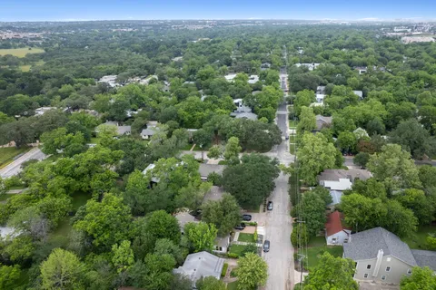 $699,000 | 5214 Woodview Avenue, Austin, TX 78756