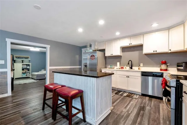 an aerial view of a tennis court