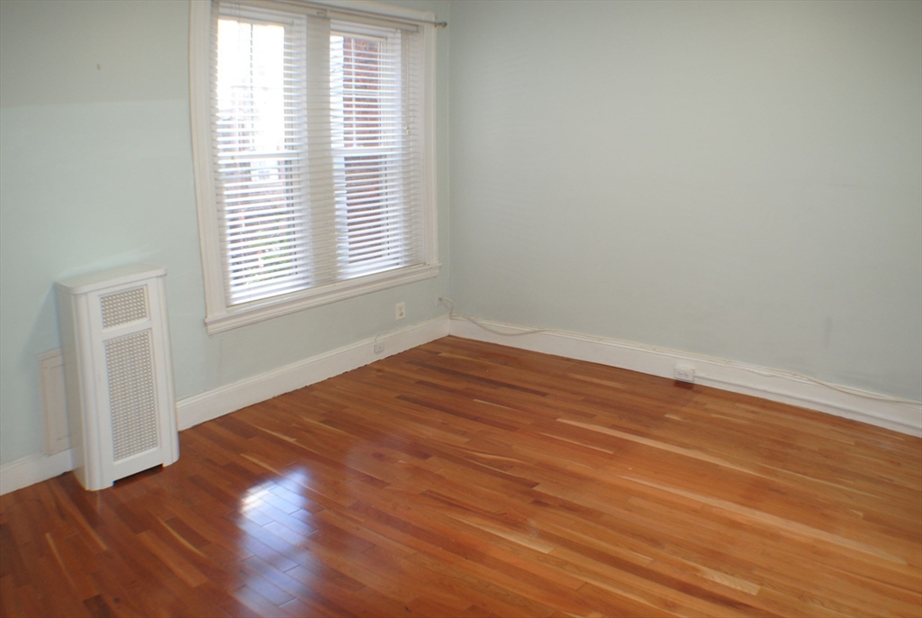 22 Parkway Road, Unit 2 Brookline, MA 02445 - Photo 5 of 11