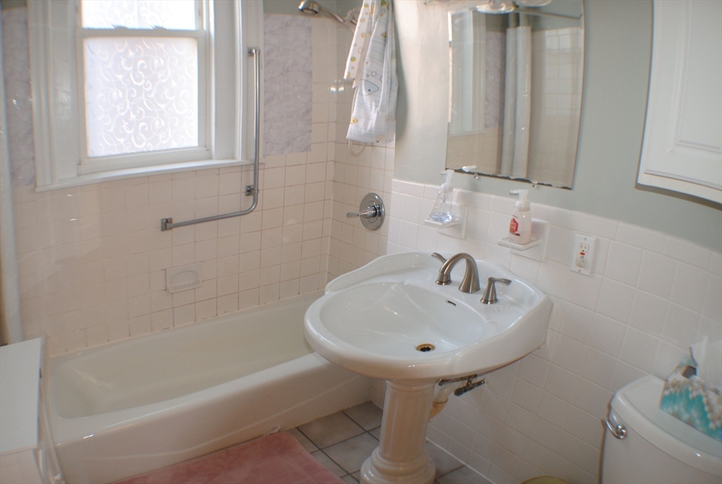 22 Parkway Road, Unit 2 Brookline, MA 02445 - Photo 8 of 11