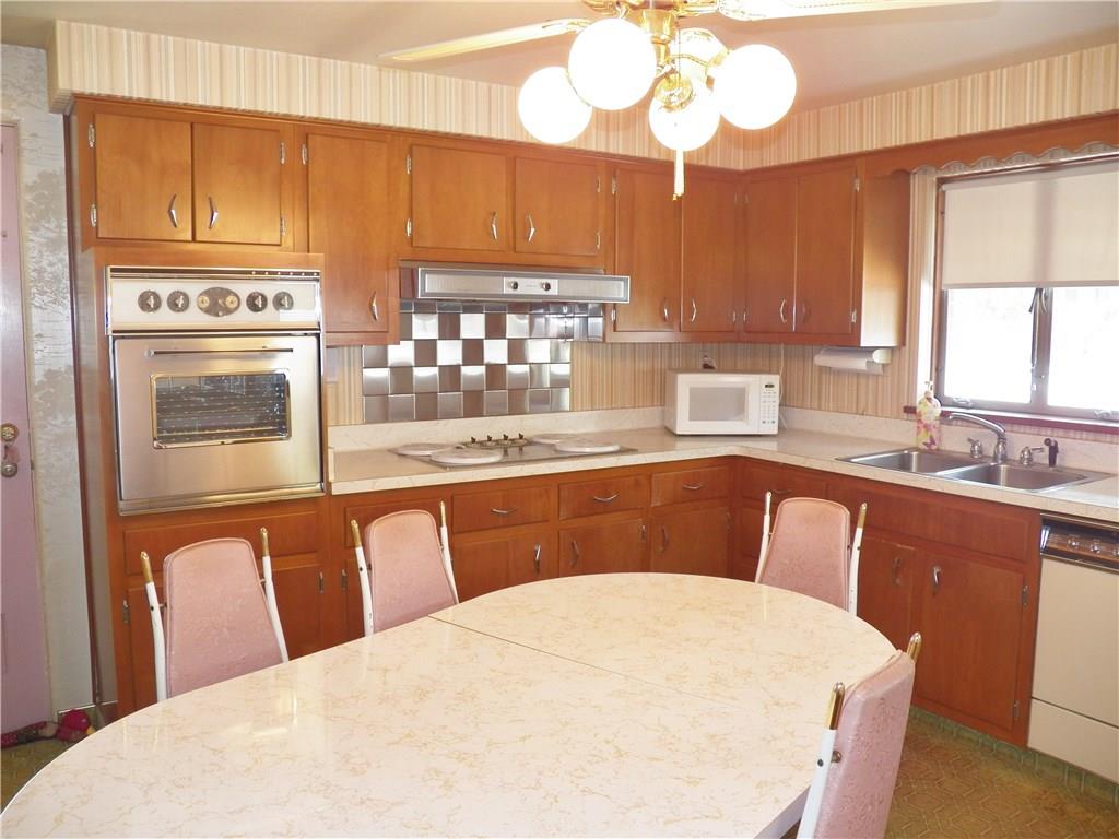 338 Coraopolis Road Coraopolis, PA 15108 - Photo 8 of 25 Kitchen