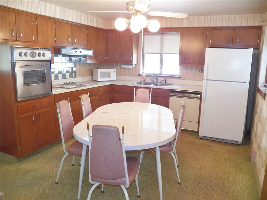338 Coraopolis Road Coraopolis, PA 15108 - Photo 9 of 25 Kitchen