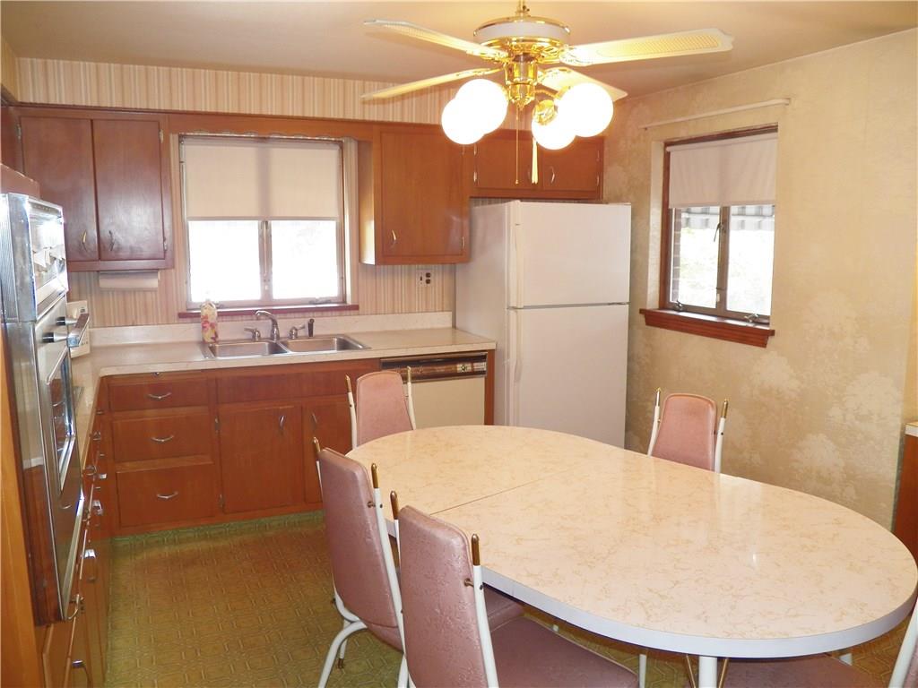 338 Coraopolis Road Coraopolis, PA 15108 - Photo 10 of 25 Kitchen