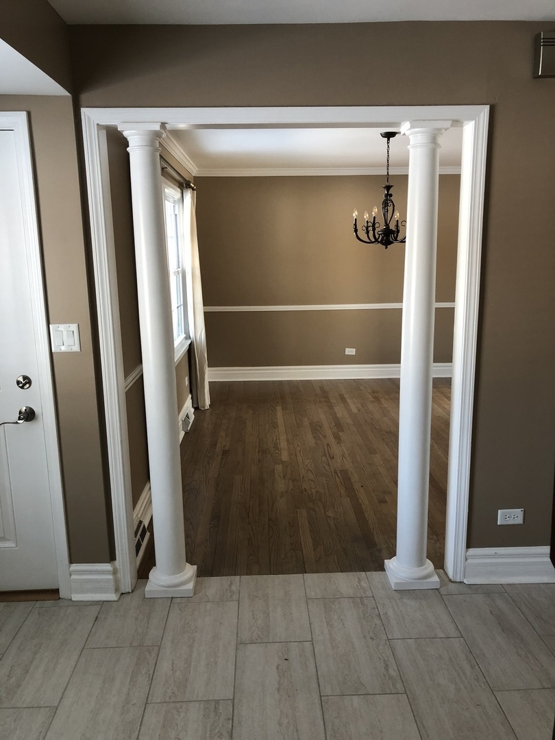 1577 Banbury Road Inverness, IL 60067 - Photo 8 of 8 a view of an empty room