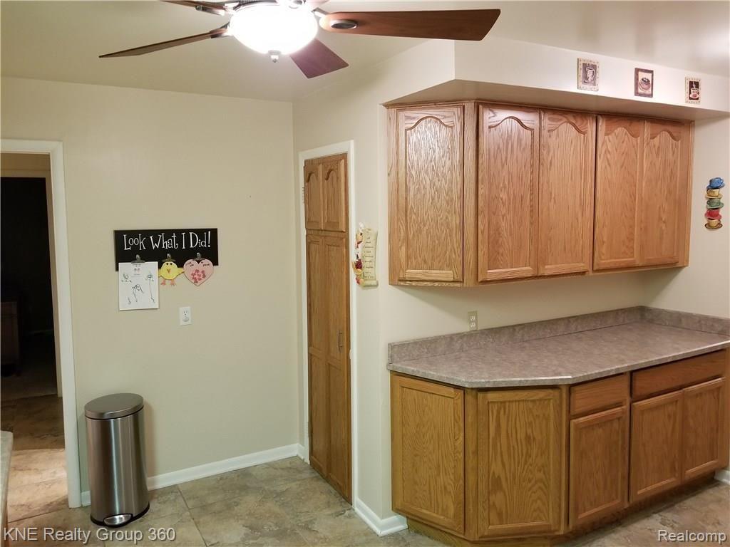 18488 Inkster Road Redford, MI 48240 - Photo 22 of 36 Kitchen5.jpg
