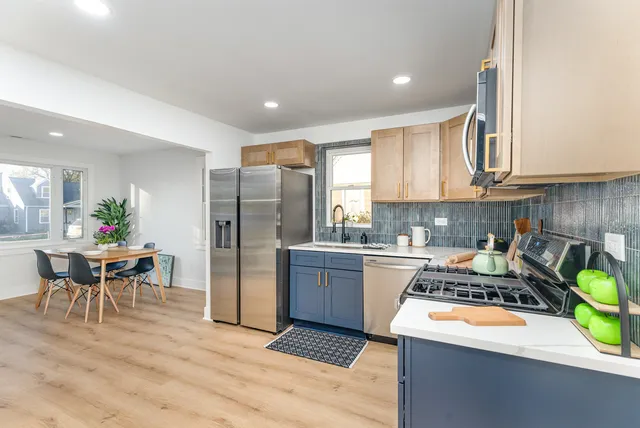 $339,000 | 7040 West 114th Street, Worth, IL 60482