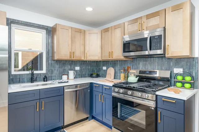 $339,000 | 7040 West 114th Street, Worth, IL 60482