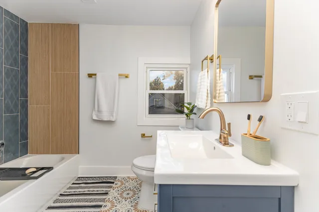 $339,000 | 7040 West 114th Street, Worth, IL 60482