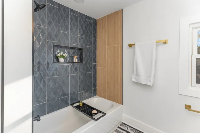 $339,000 | 7040 West 114th Street, Worth, IL 60482