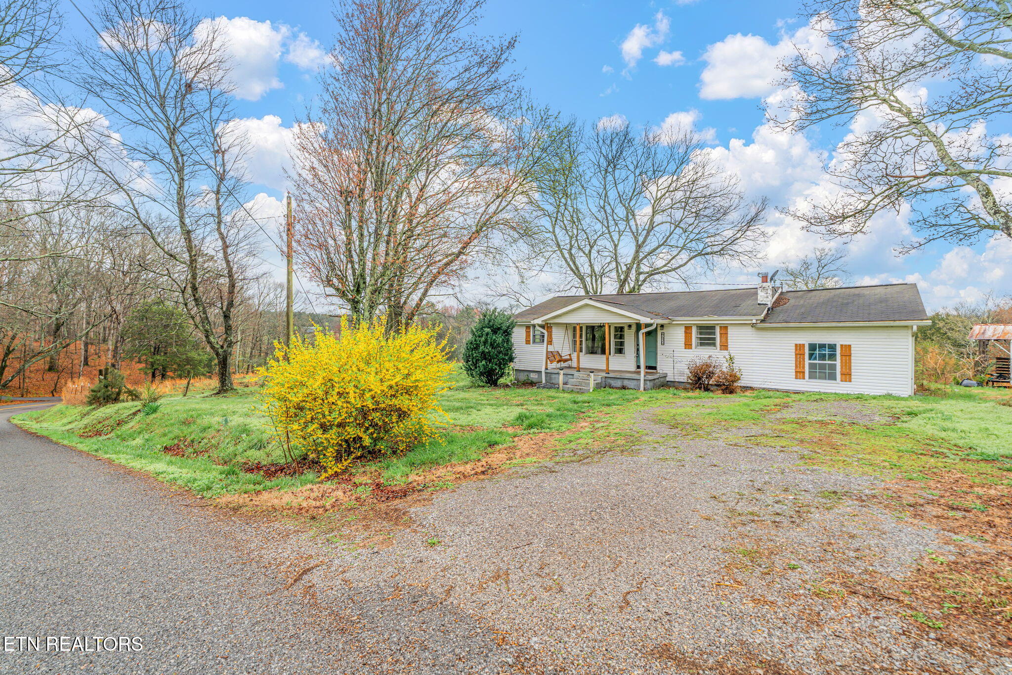 6430 Simpson Road Loudon, TN 37774 - Photo 4 of 36 3-web-or-mls-6430 Simpson Road-23